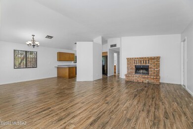 Great room Vaulted Ceiling & Fireplace