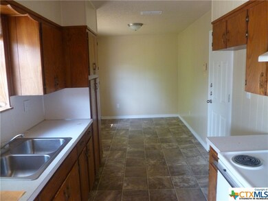 930 Randa St, Copperas Cove, TX 76522 - photo 7