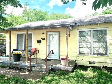 2 Bedrooms, 1 Bath, 1 Living Area, Kitchen & Laund