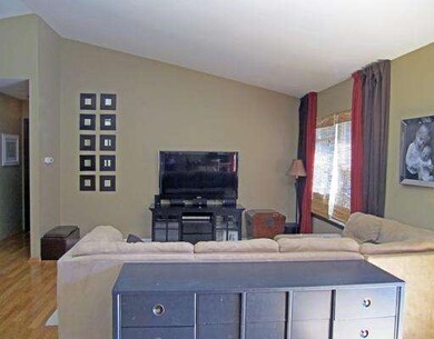 670 Applewood Ln, Algonquin, IL 60102 - photo 2