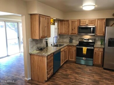 14046 N Newcastle Dr, Sun City, AZ 85351 - photo 2