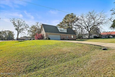 03-512 E Laurel Ave