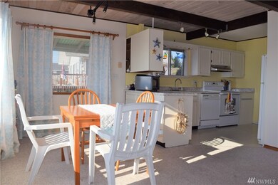 31 E Grape Dr, Grapeview, WA 98546 - photo 7