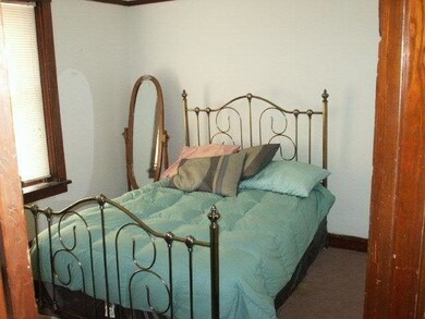 420 w first st bedroon