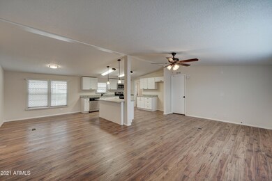 1403 E Scenic St-7