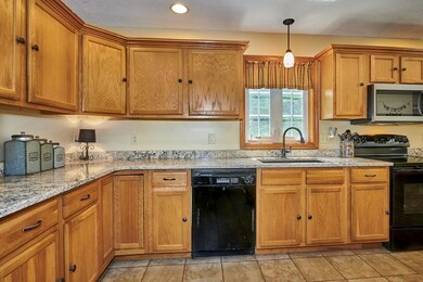 121 Elm St, Shelburne Falls, MA 01370 - photo 6
