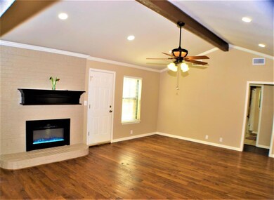 1724 Post Oak Dr, Bedford, TX 76021 - photo 5