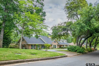 3820 3820 Cloverdale Dr, Tyler, TX 75701 - photo 2