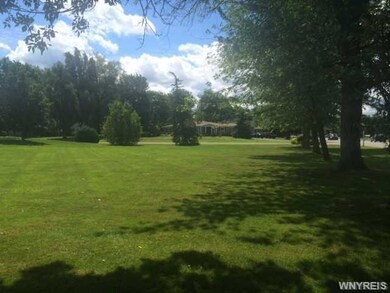 Land/Lot. From north corner to front