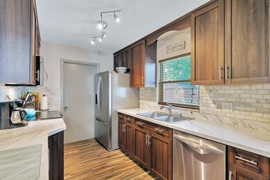 7910 W Hiawatha St, Tampa, FL 33615 - photo 7