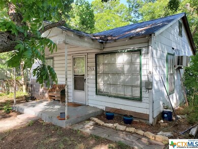 513 Harvey St, San Marcos, TX 78666 - photo 3