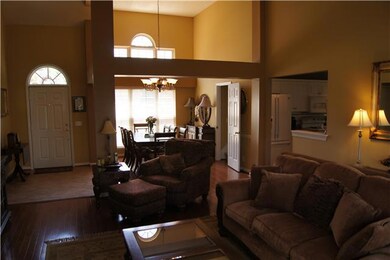 Great dining room space, convenient to the kitchen and living room, great spot to entertain!