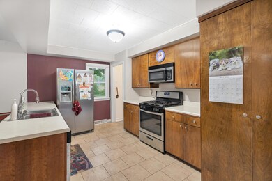 13-6909-Spring-Arbor-Rd-WindowStill-Real