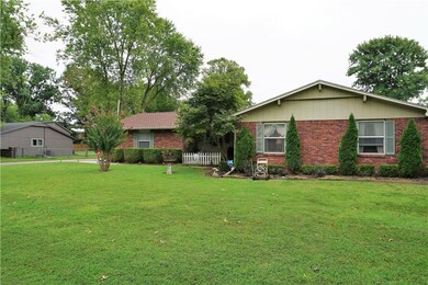 1005 S 19th St, Rogers, AR 72758 - photo 2