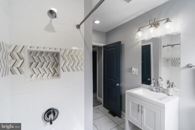 5204 Kelway Rd, Baltimore, MD 21239 - photo 6