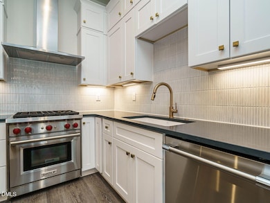 020-1280x960-kitchen