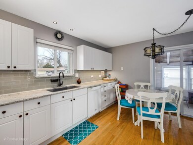 2293 S Scott St, Des Plaines, IL 60018 - photo 3