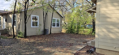 229 W Sycamore St, Denton, TX 76201 - photo 3