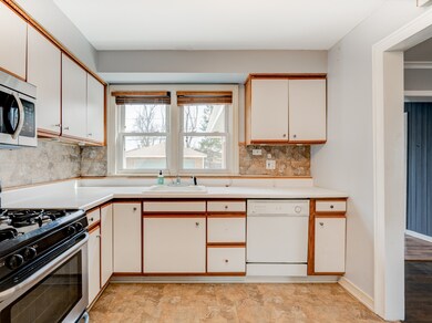 1453 Bristol Ave, Westchester, IL 60154 - photo 7