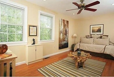 10 Ricciuti Dr unit 8, Quincy, MA 02169 - photo 4