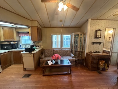 5551 SW 18th Terrace unit 185 E, Bushnell, FL 33513 - photo 6