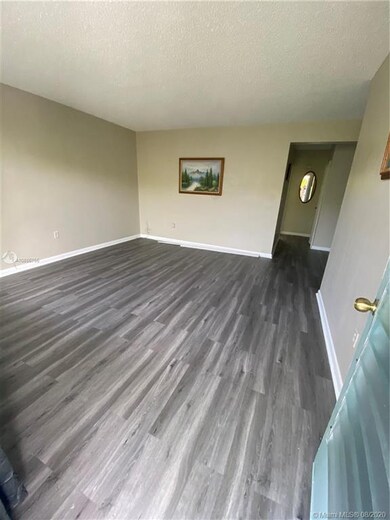 7935 Carlyle Ave unit 7, Miami Beach, FL 33141 - photo 3