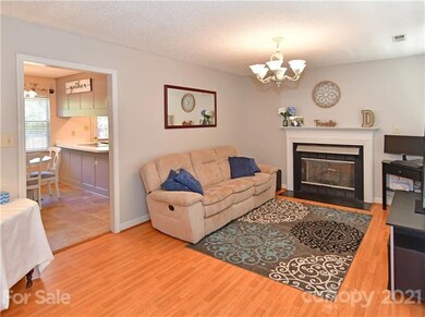 607 Pebblestone Ct, Statesville, NC 28625 - photo 2