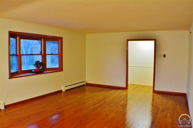 609 SW Crest Dr, Topeka, KS 66606 - photo 5