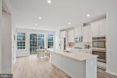 23385 Sugar Pine Ln, California, MD 20619 - photo 6