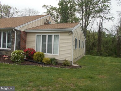 118 Cambridge Rd, Broomall, PA 19008 - photo 5