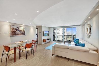 Quadomain South unit 1204, Hollywood, FL 33019 - photo 4