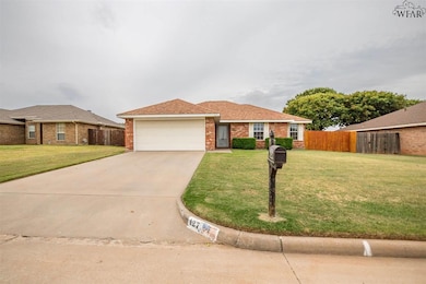 127 Garrett St, Burkburnett, TX 76354 - photo 3