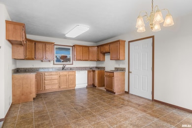 700 W Dean St, Virden, IL 62690 - photo 5