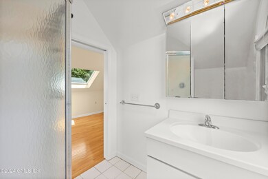 22 Keofferam Rd unit Rear, Old Greenwich, CT 06870 - photo 7