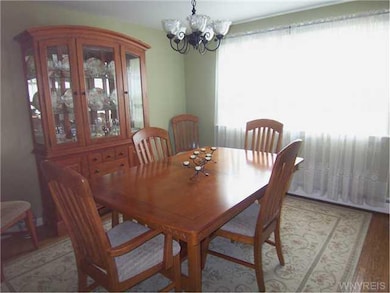 Dining Room. PLUS A FORMAL DINING ROOM.
