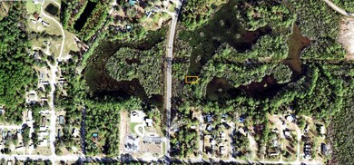 1303 NE 1st St, Carrabelle, FL 32322 - photo 3