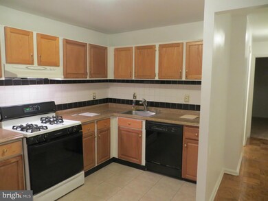 858 Quince Orchard Blvd unit 202, Gaithersburg, MD 20878 - photo 5