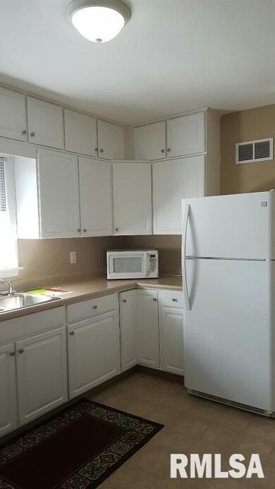 1735 W 37th St, Davenport, IA 52806 - photo 7