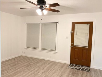 1003 S Howeth St, Gainesville, TX 76240 - photo 5