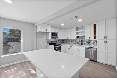 5207 Dewberry St, Houston, TX 77021 - photo 7