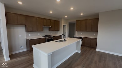 9799 Creekside Cir, McCordsville, IN 46055 - photo 3