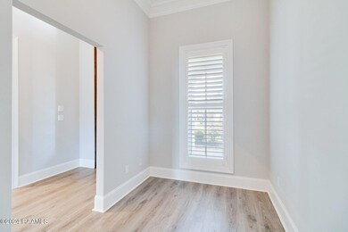 15-web-or-mls-402 Capstone Crossing-13