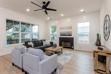 815 Kern St, Houston, TX 77009 - photo 4