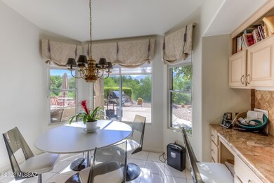 17 Kitchen photo e