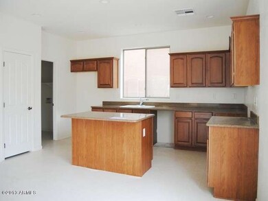 023-320639 - Kitchen alternate view