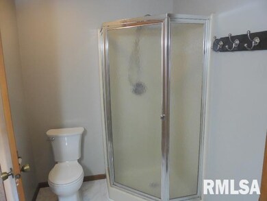 1424 W 13th St, Davenport, IA 52804 - photo 6