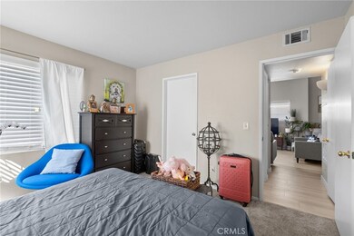 24496 Valle Del Oro unit 204, Newhall, CA 91321 - photo 5