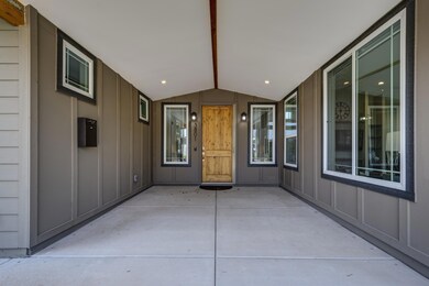 002_Front Entry