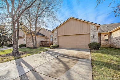 21971 Lancrest Ct unit 293, Farmington Hills, MI 48335 - photo 4