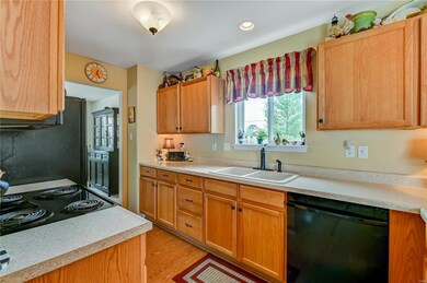 826 Waler Dr, Lake Saint Louis, MO 63367 - photo 7